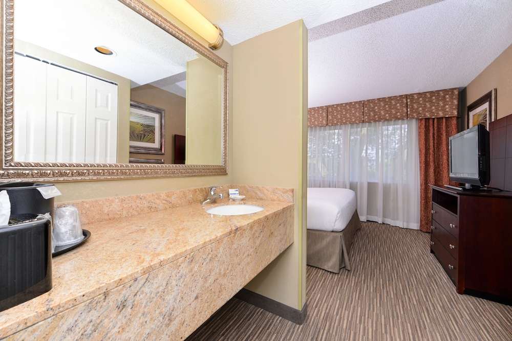 Holiday Inn Express Clearwater East Icot Center 40/78