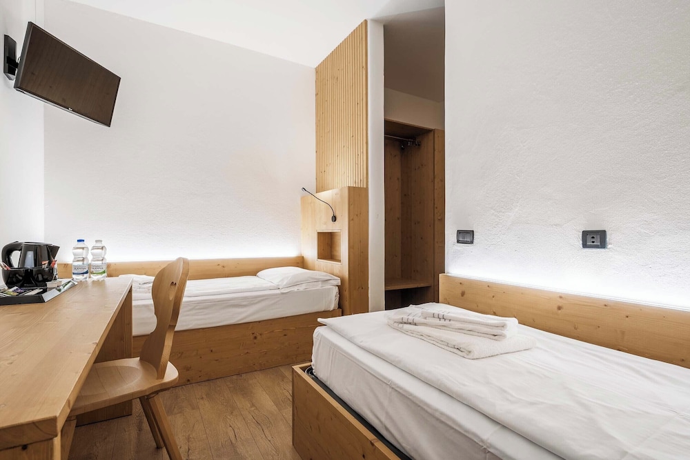 SMART, TWIN BEDS