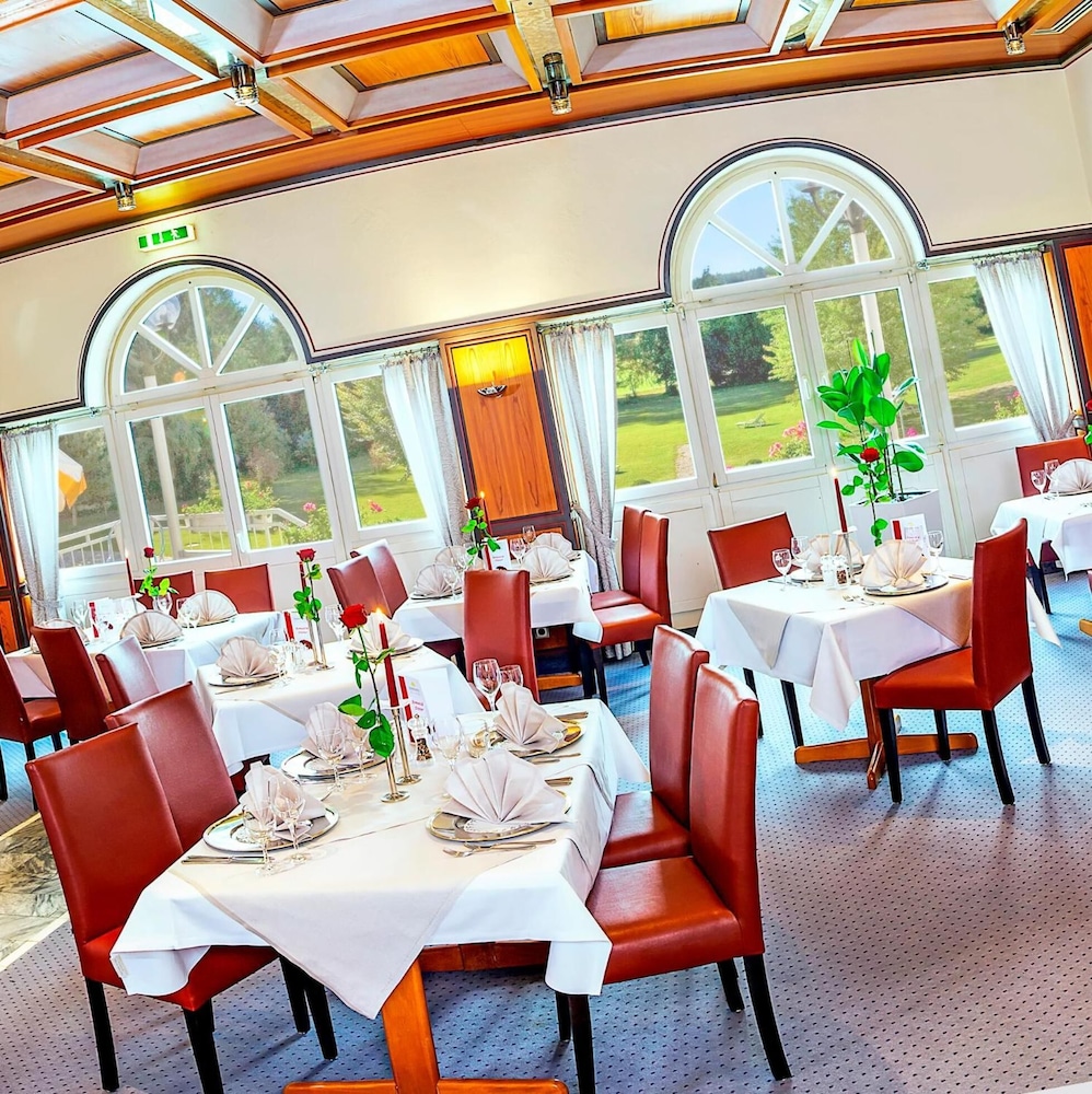 HOTEL SONNENGARTEN 34/60