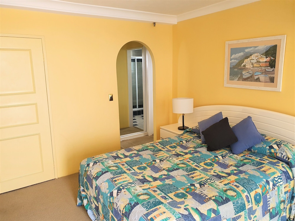 Talisman Apartments 23/75