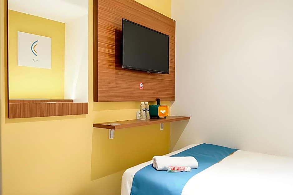 Sans Hotel Roxy Jakarta 41/60