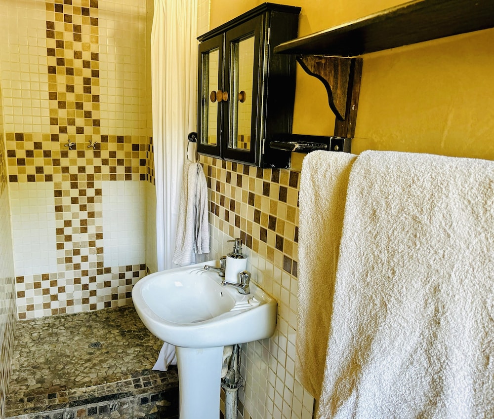 Leadwood Tree Safari Lodge 695 27/30