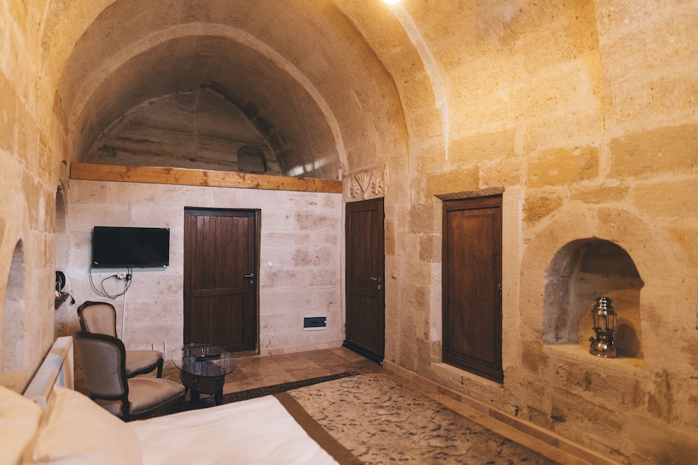 Kapalos Cave Hotel 3/47