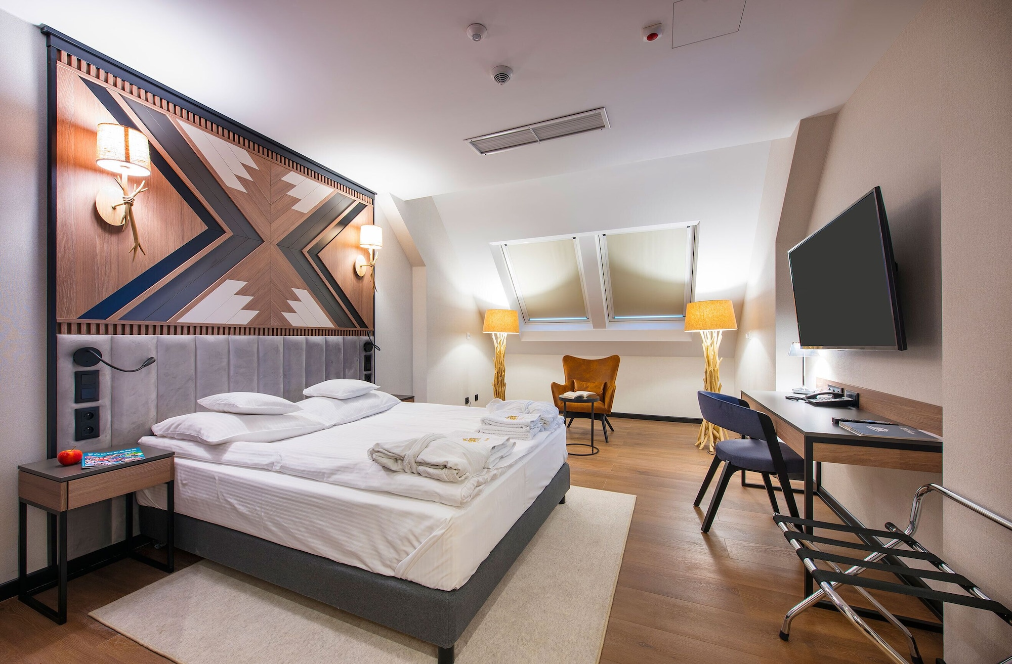 COMFORT, DOUBLE BED