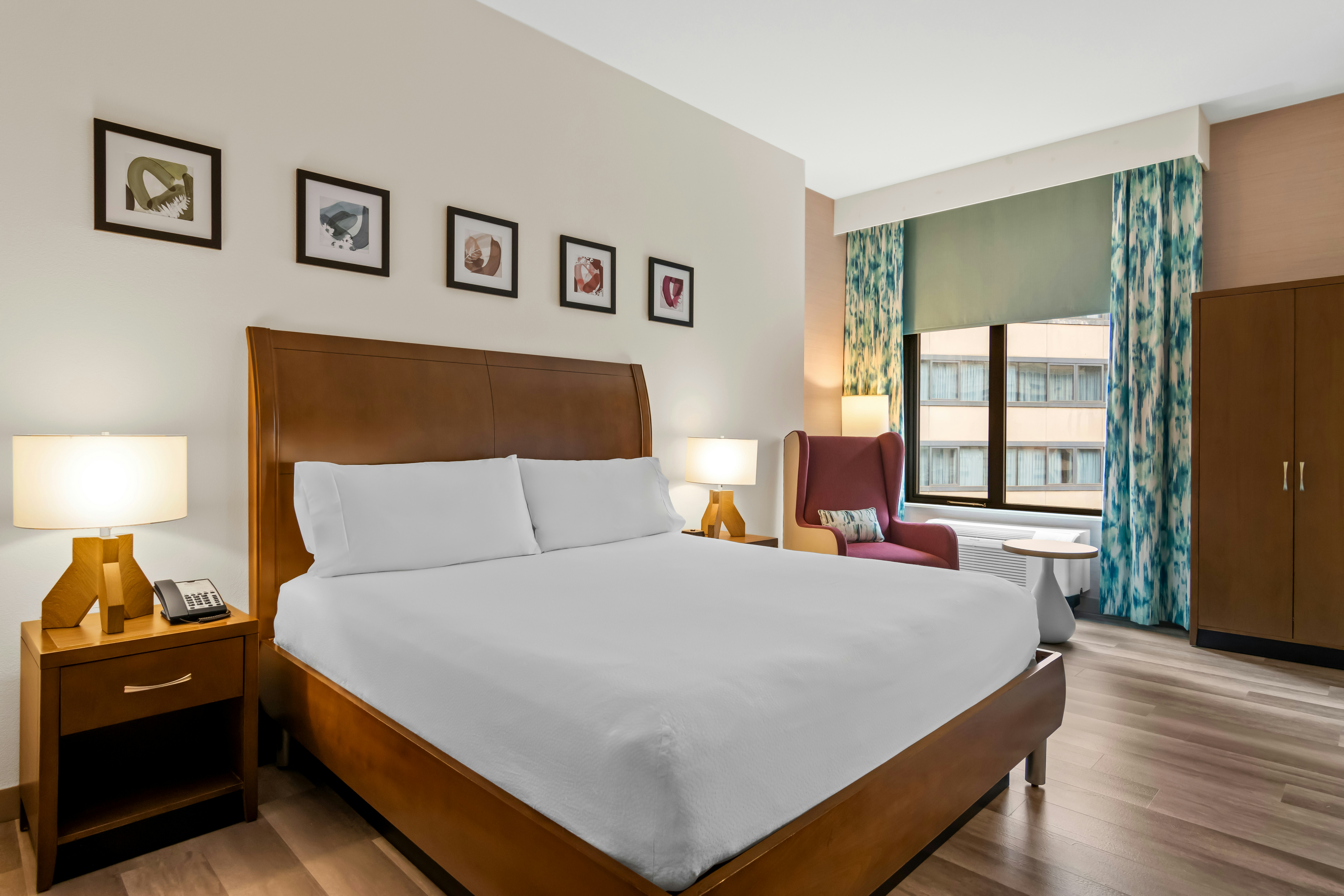 Room, King Bed, Partial River View