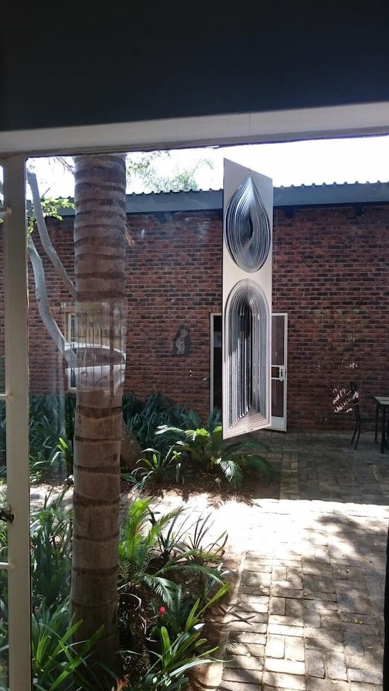 Gorgeous Gecko Guesthouse 1/29