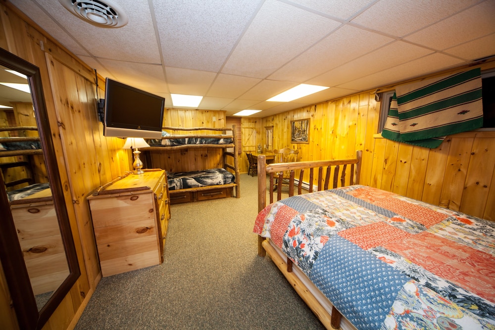 Log Cabin Lodge Suites 26/68