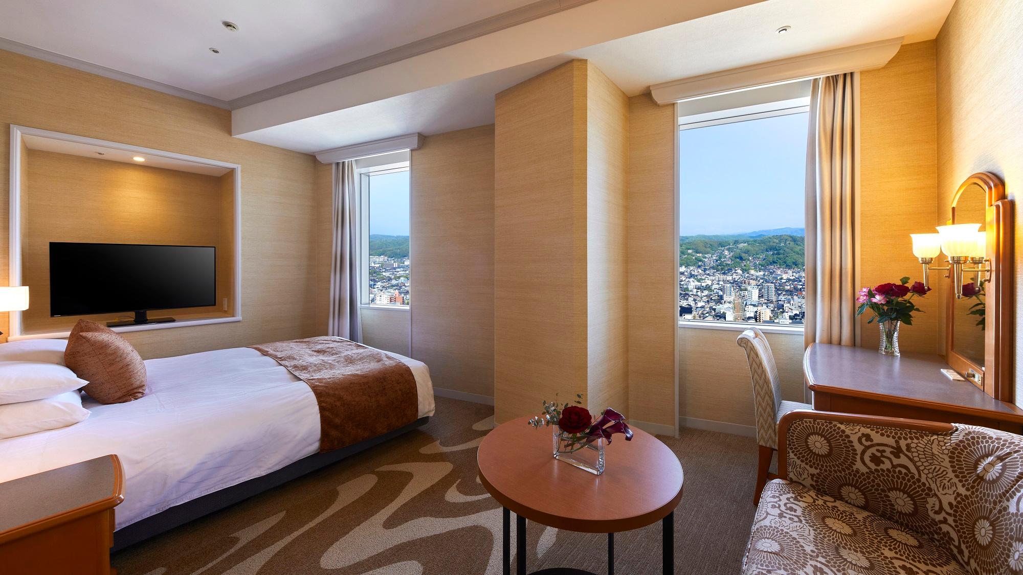Comfort, Queen Bed, Night View