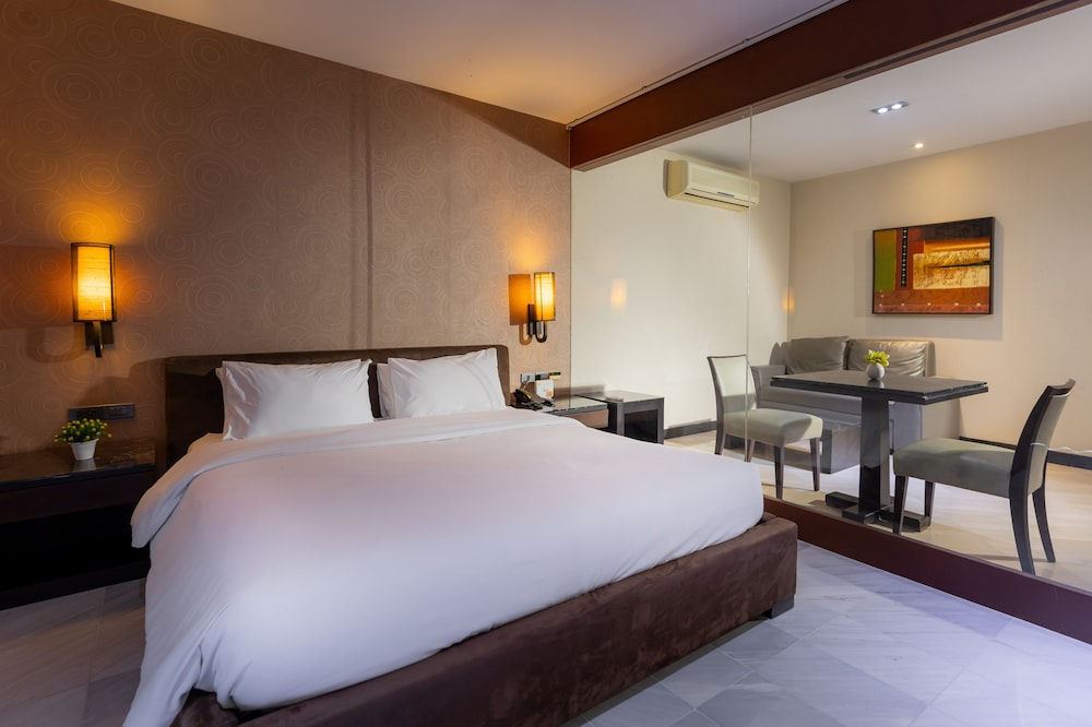 Sukhothai Hotel and Residence Ratchada 32/61