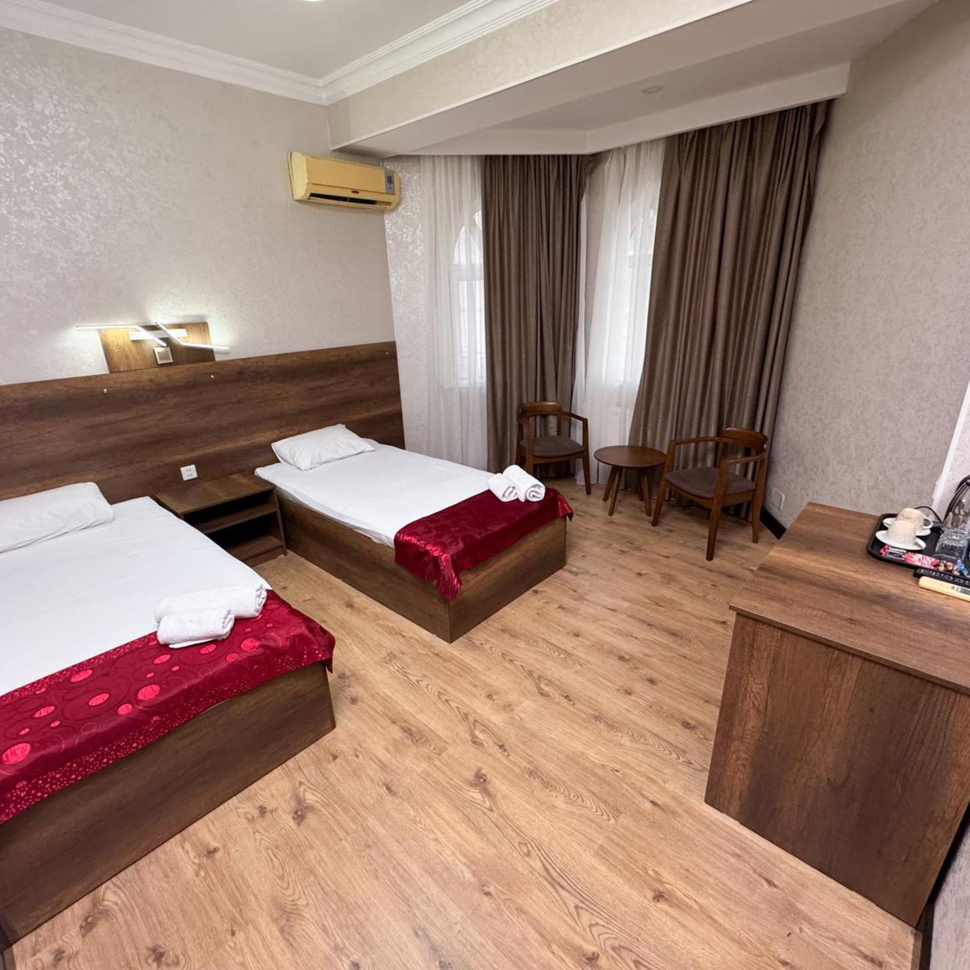 Consul Hotel 16/50