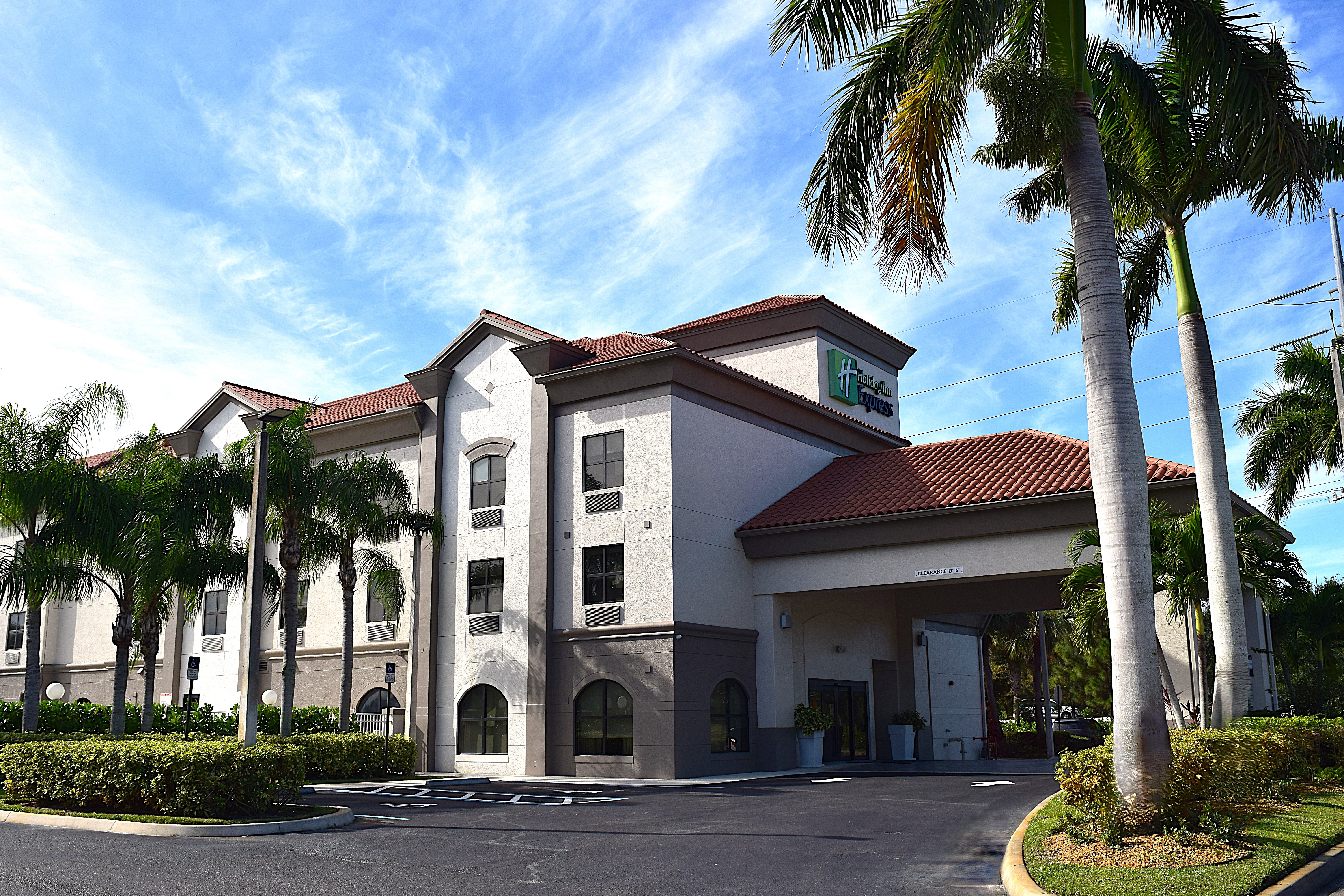 Holiday Inn Express Stuart 54/57