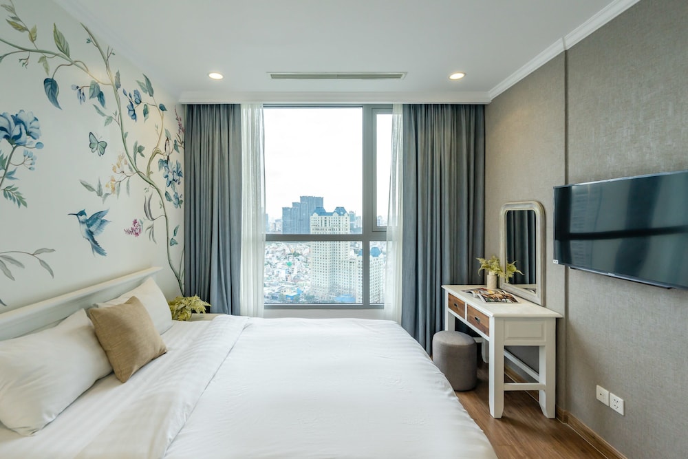 Hoasun Boutique Apartment - Vinhomes Central Park 9/50