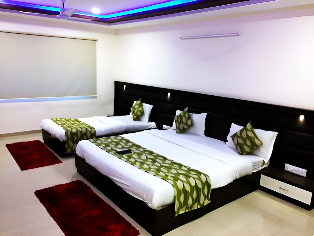 HOTEL SADHBHAV 25/49