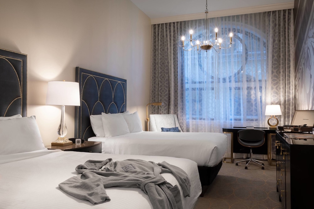 Hotel Saint Louis, Autograph Collection 17/45