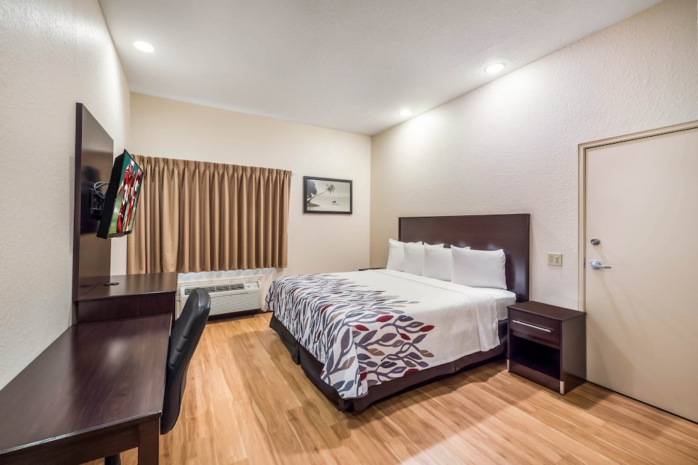 Red Roof Inn Ocala 17/37