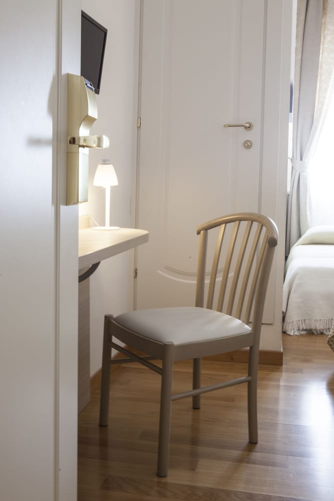 Albergo Amalfi Milano 56/67