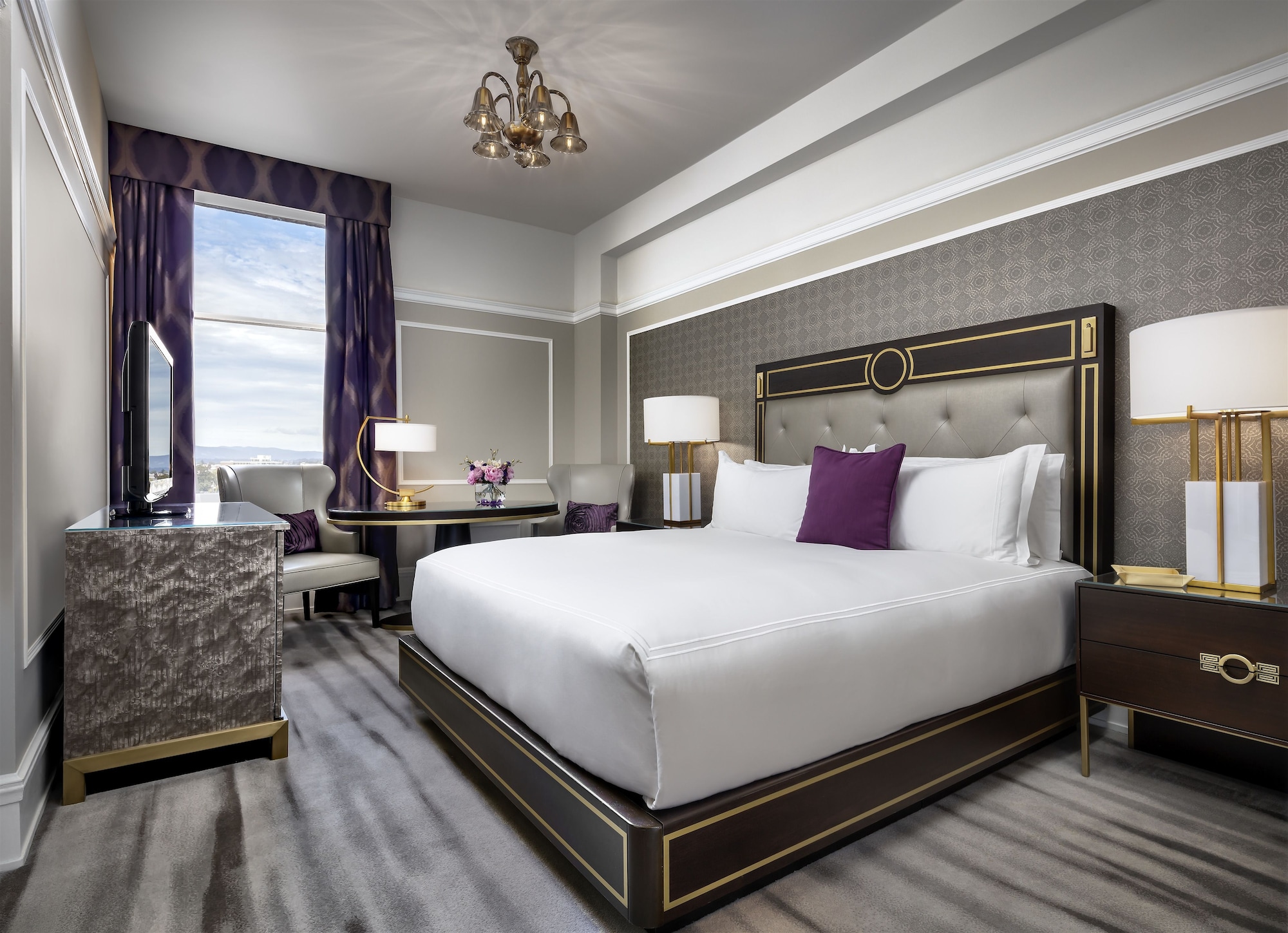 Fairmont Gold, Deluxe, King Bed, City View