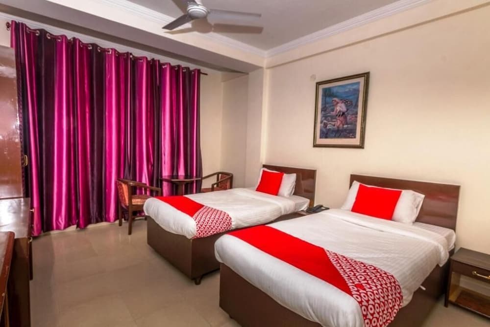ANAND PALACE HOTEL 11/42