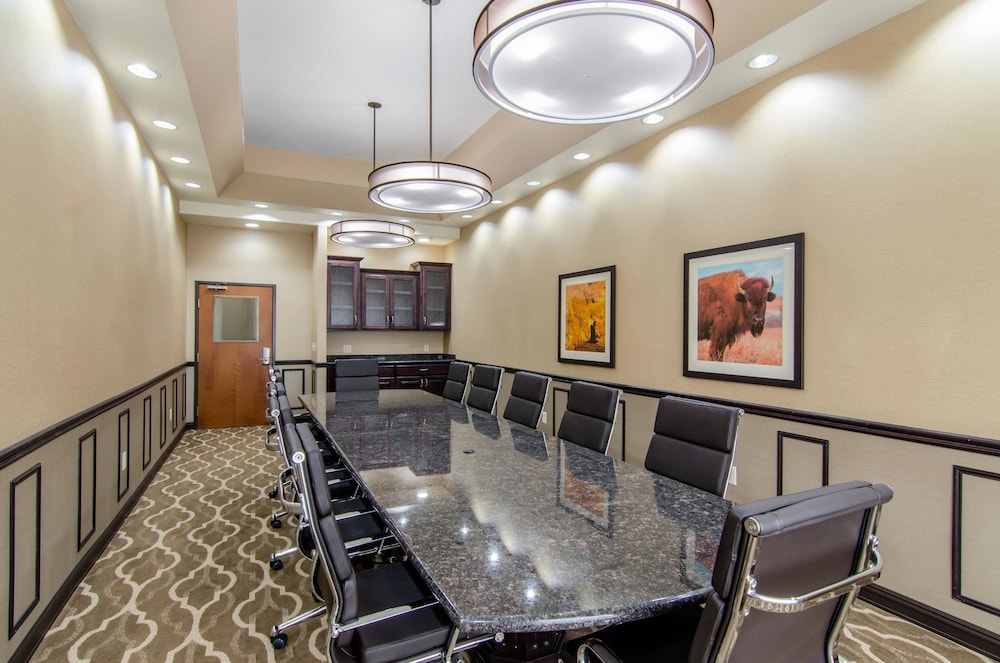 Comfort Inn & Suites Shawnee - Kansas City 24/28