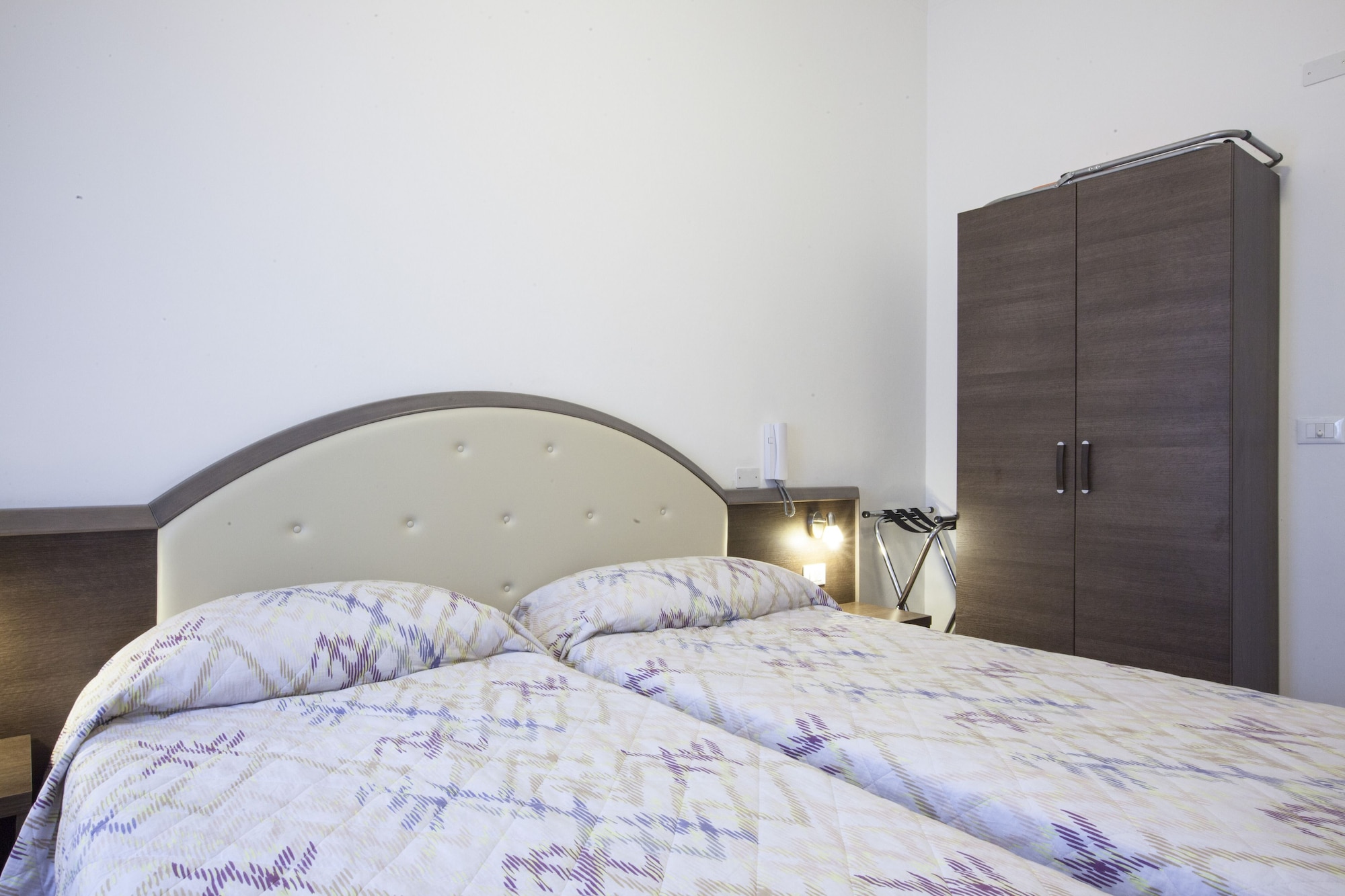 غرفة بسريرين منفصلين بغرفة نوم واحدة، Albergo Amalfi Milano 6/10