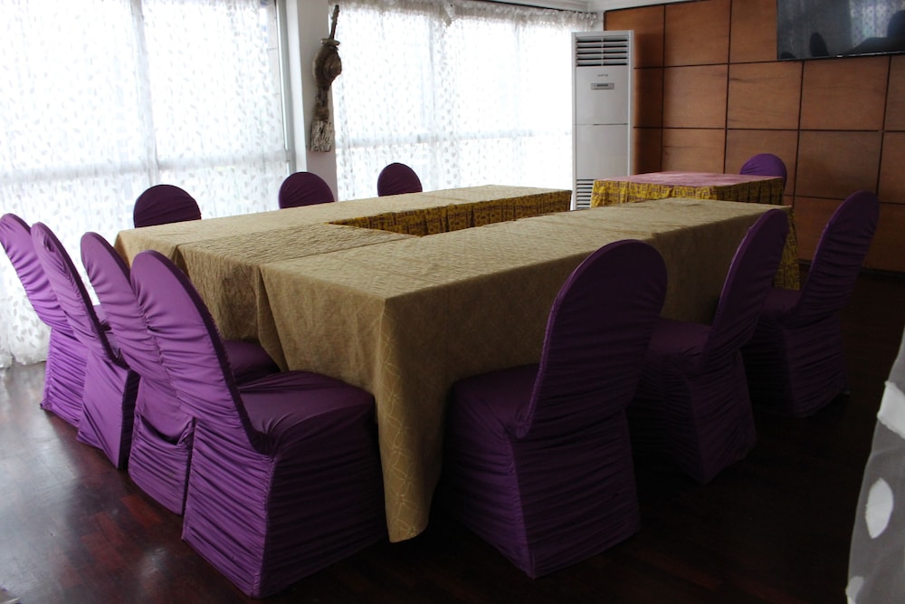 Lewat Hotel 15/30