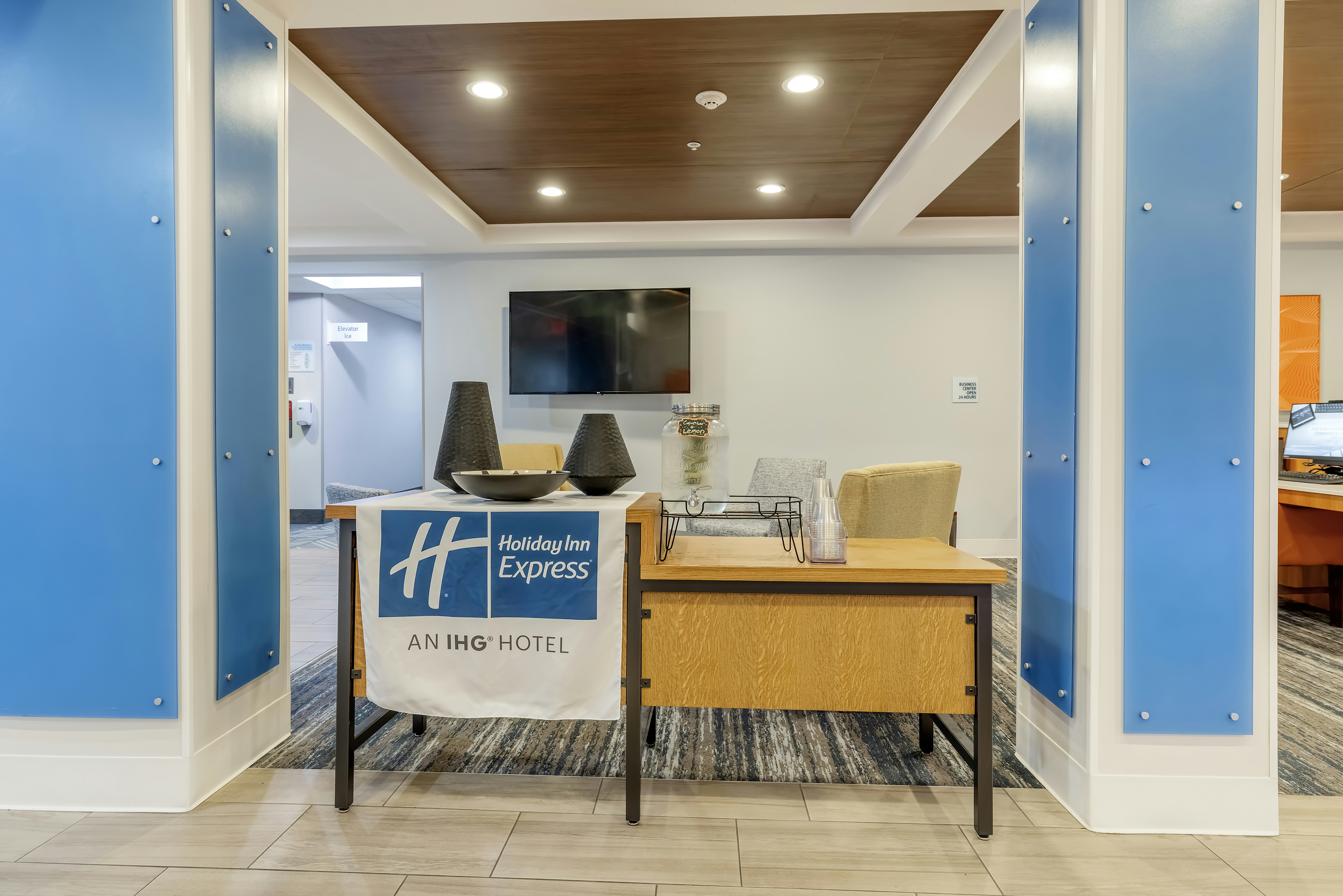 Holiday Inn Express Hotel And Suites Medford Central Point 77/80
