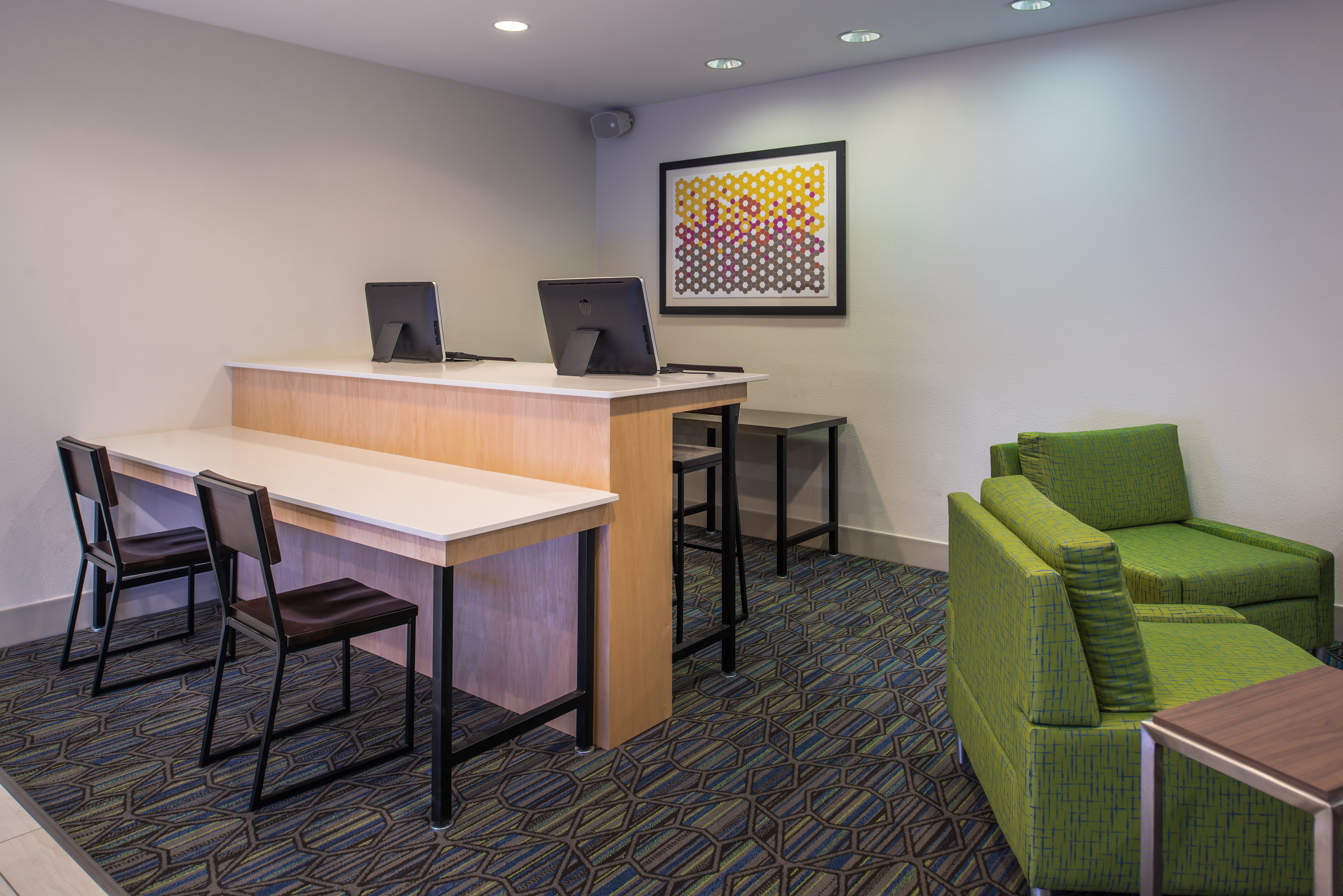Holiday Inn Express & Suites Tampa-Anderson Rd/Veterans Exp, an IHG Hotel 11/68