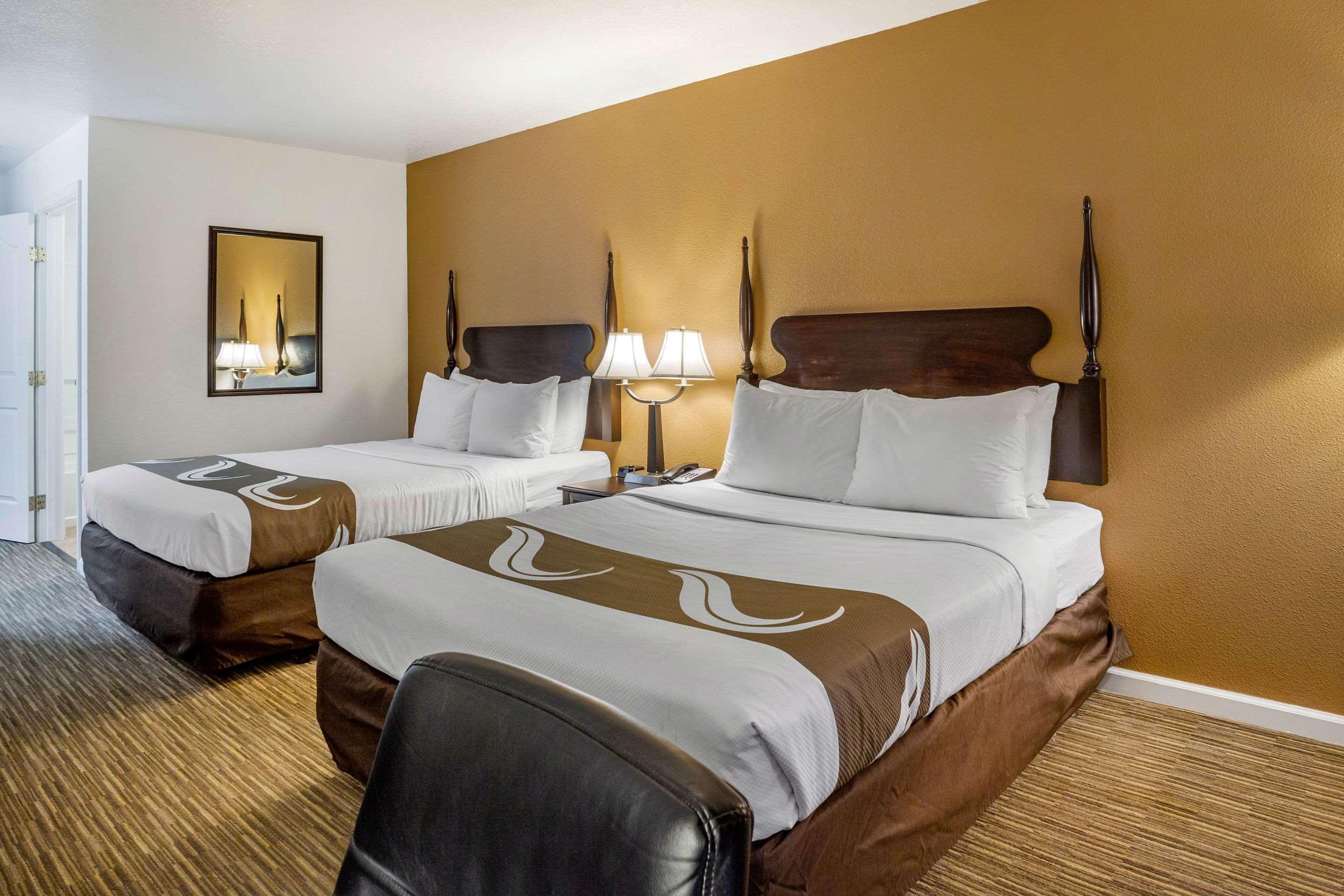 غرفة بسريرين كوين، Quality Inn & Suites Tulare CA 6/7
