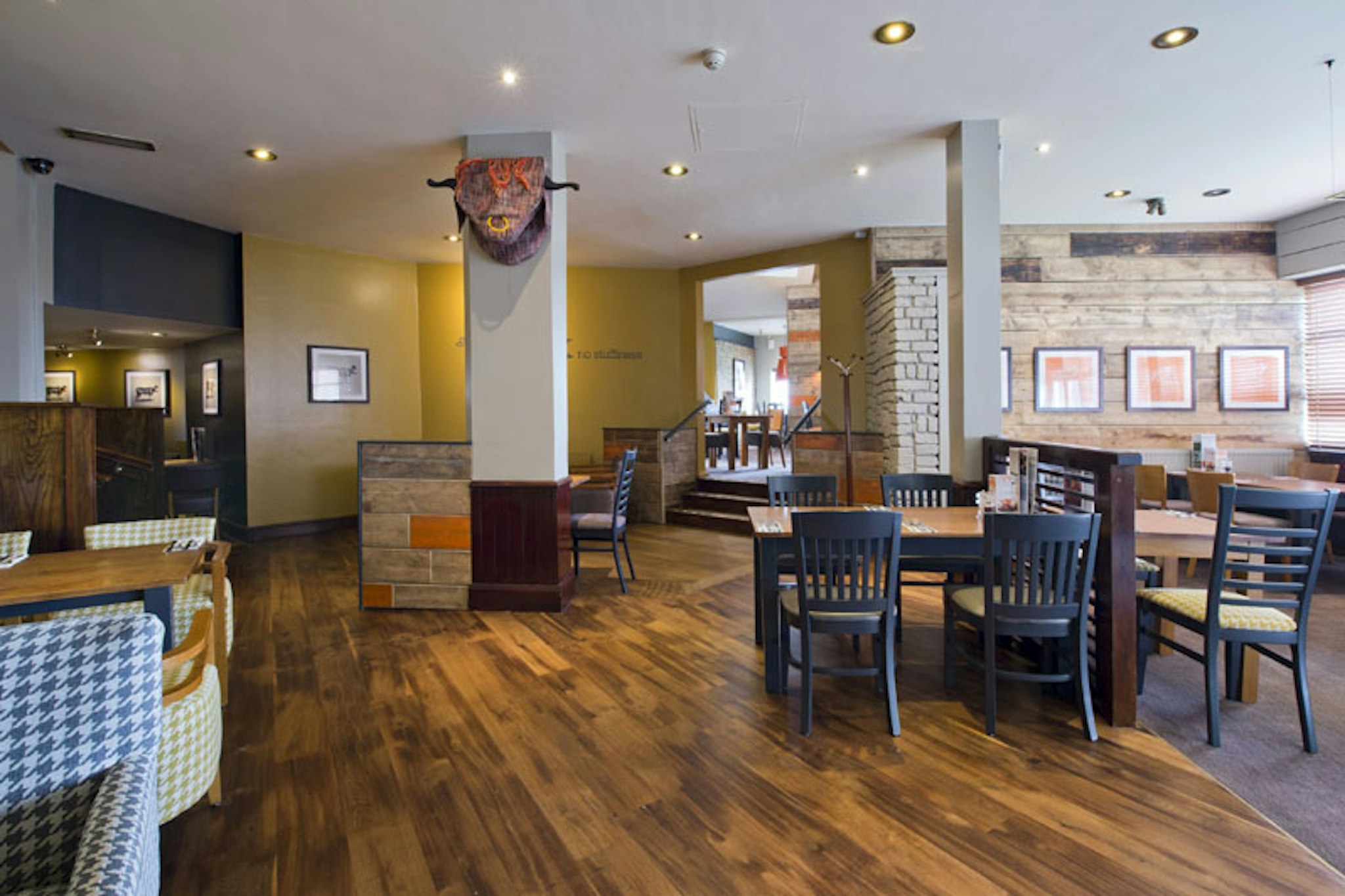 Premier Inn Glasgow (Cumbernauld) 37/45