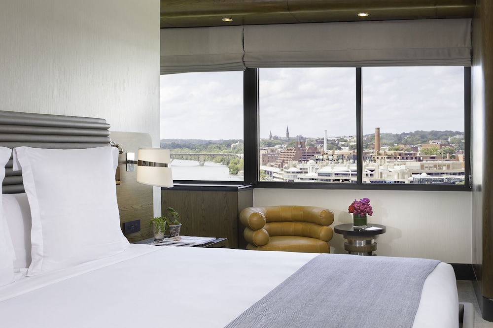 The Watergate Hotel 9/49