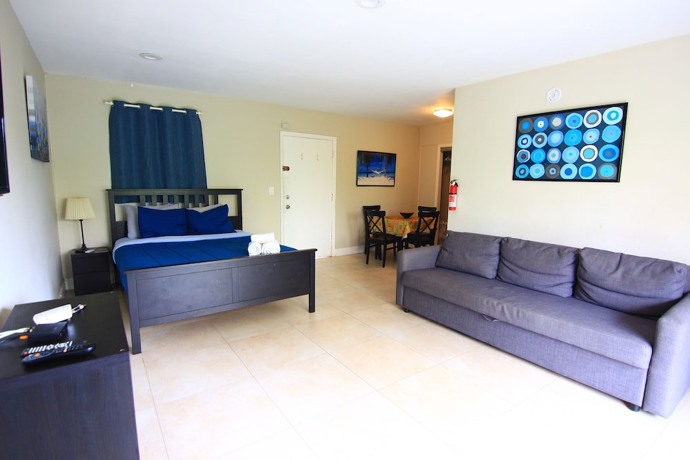 Sunny Isles Apartments 40/73