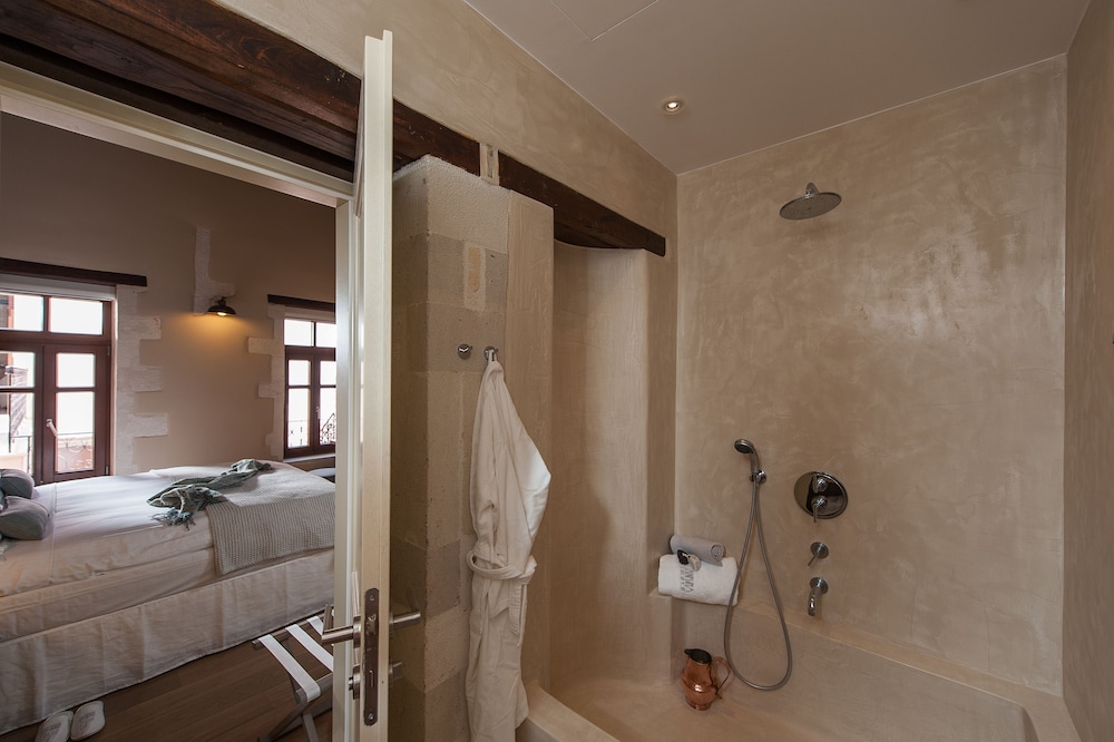 Serenissima Boutique Hotel 25/71
