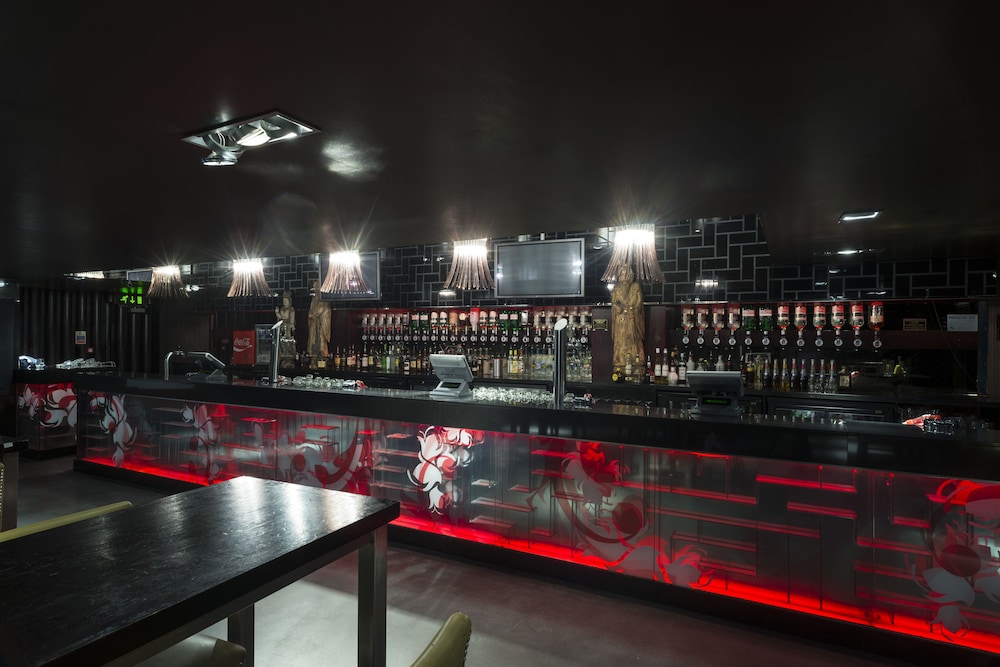 Le Monde Hotel 45/50