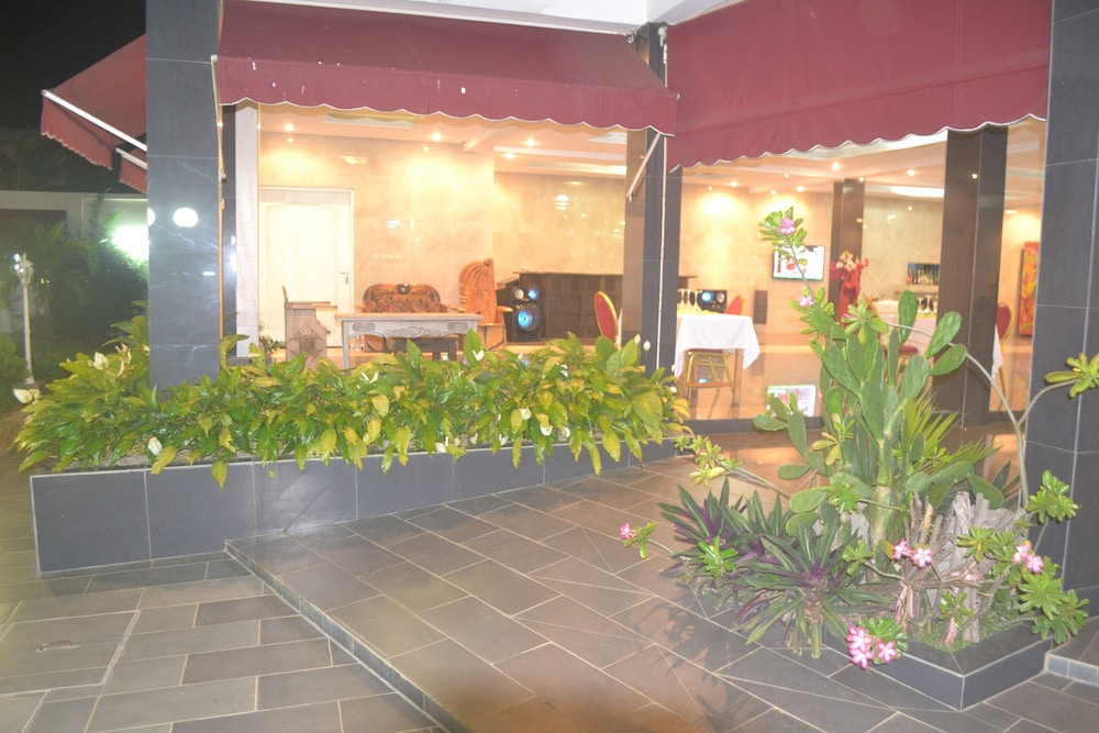 Le Jardin D'eden 2 6/45