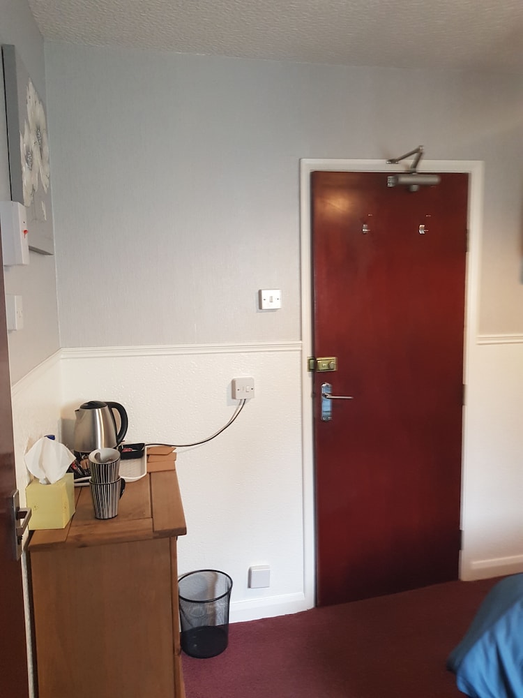 Thornhill Hotel 10/50