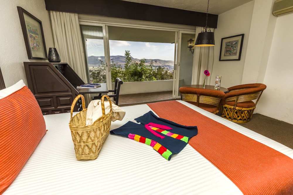 Hotel Victoria Oaxaca 30/50