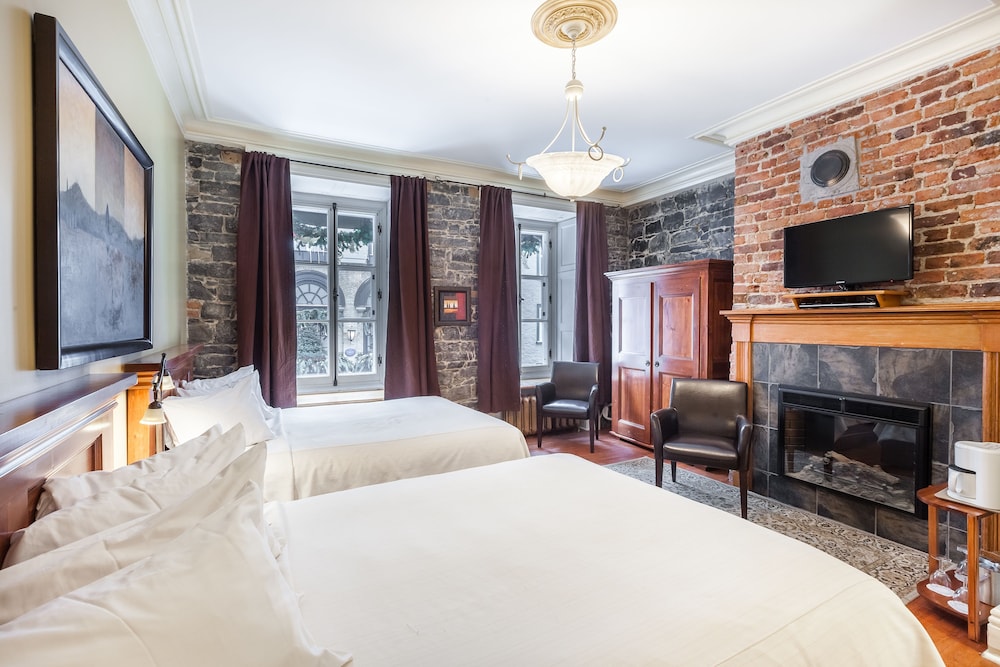 Acadia Hotel 33/39