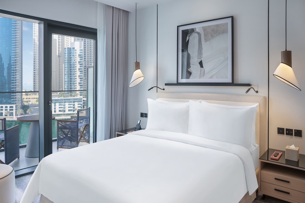 DELUXE, KING BED, MARINA VIEW