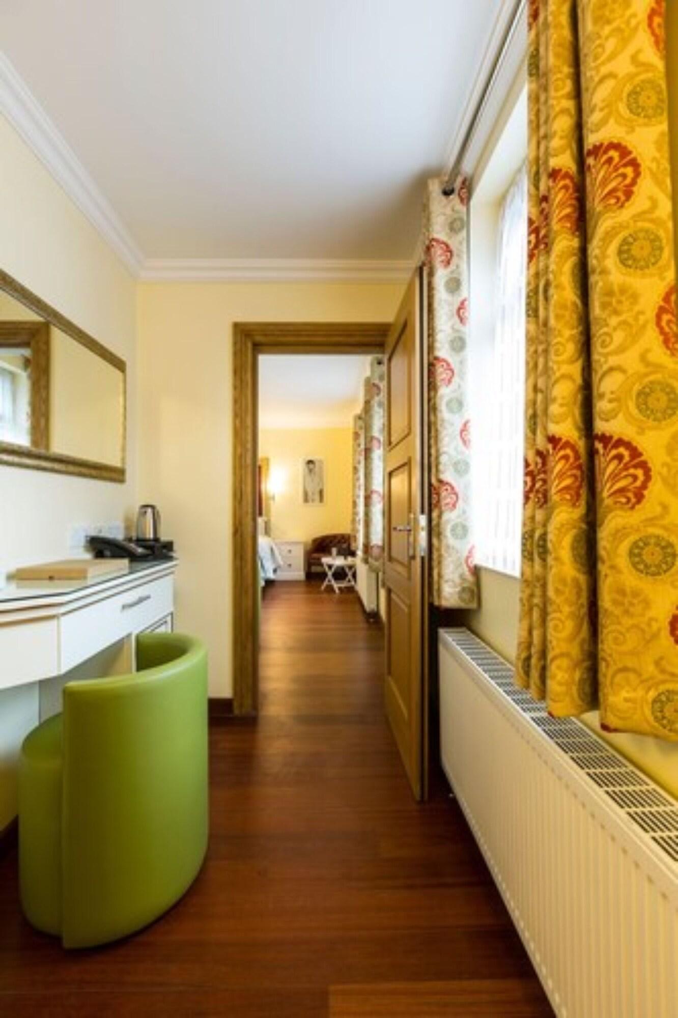 Linton Hotel 26/53