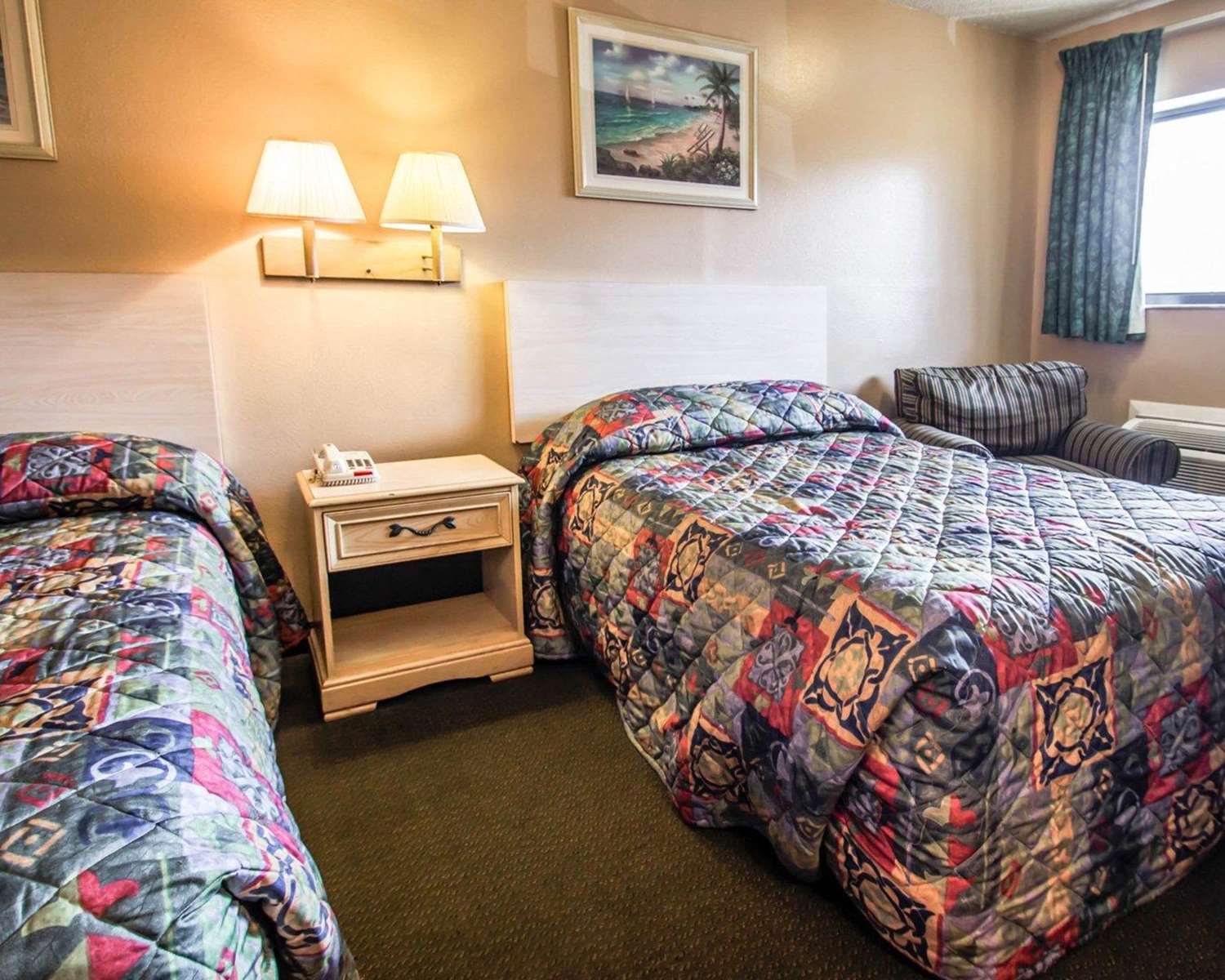 Room, 2 Double Beds, Smoking, Rodeway Inn Apopka 2/2