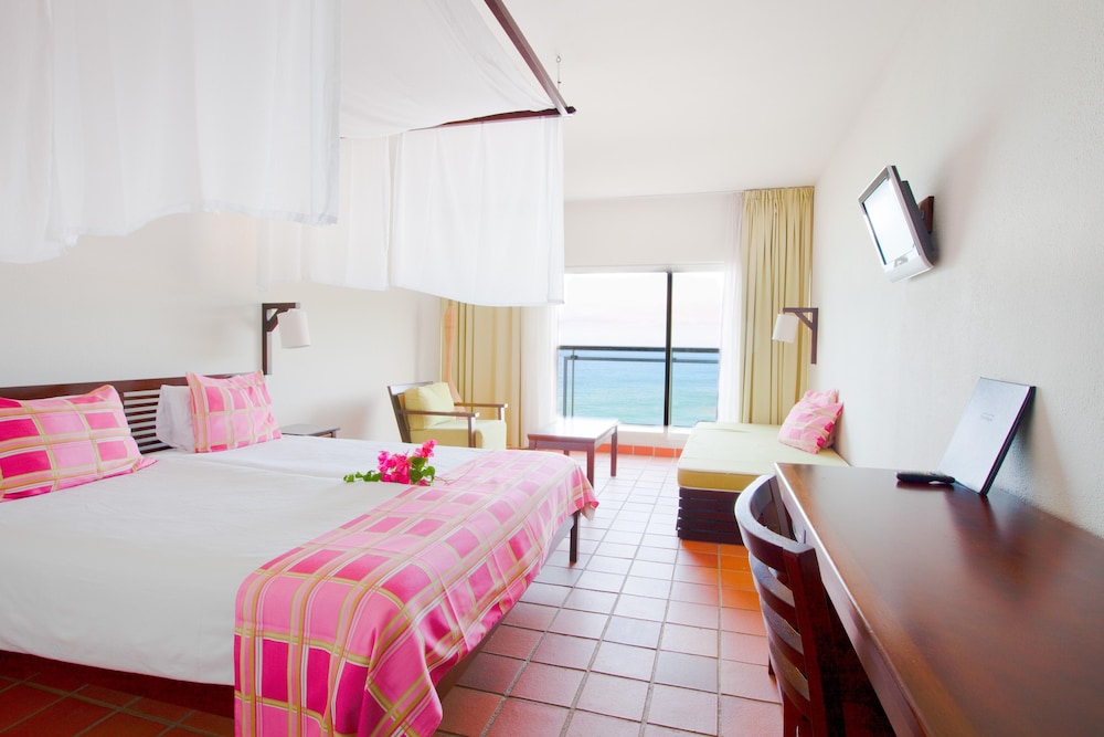 Langley Resort Fort Royal 24/70