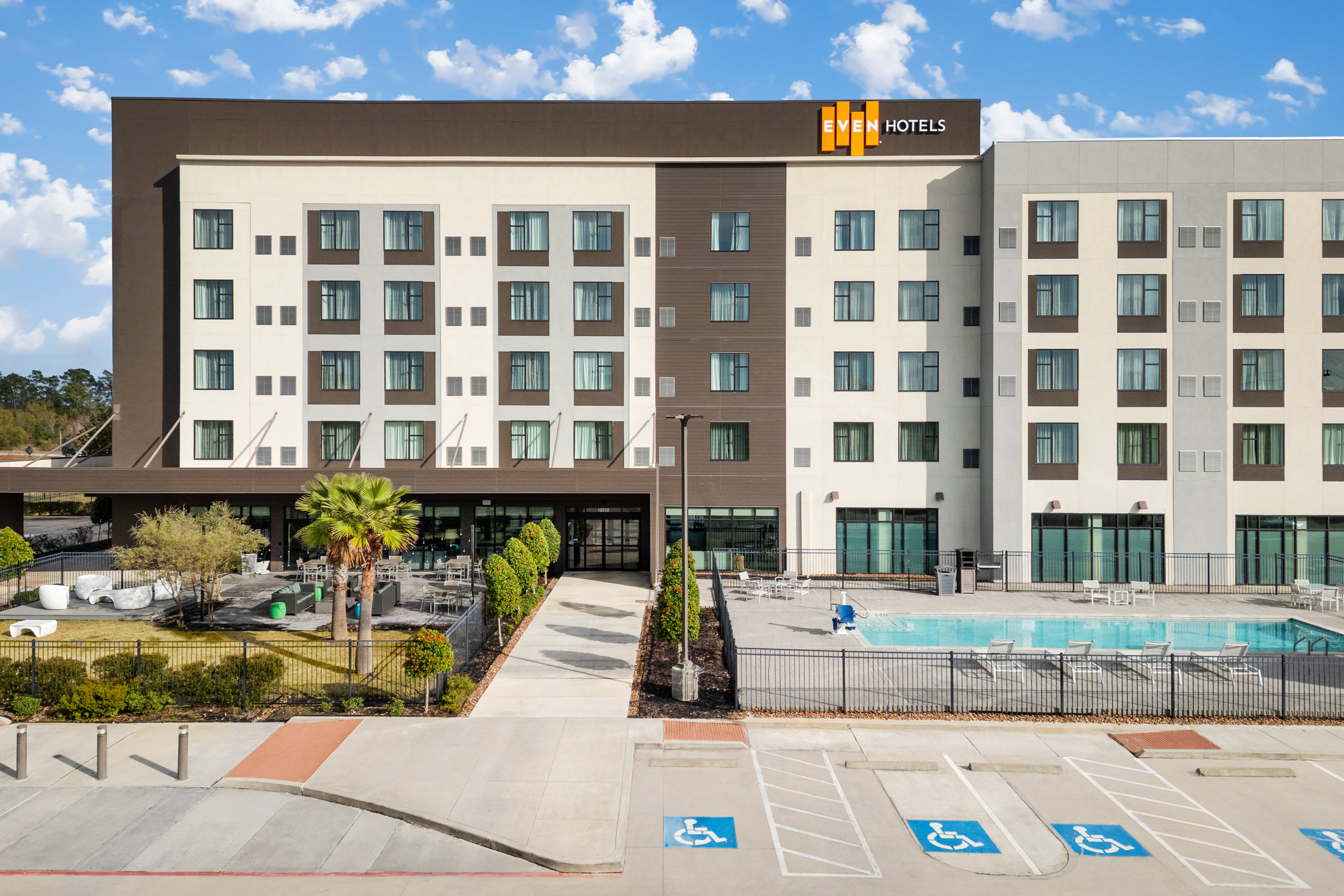 Even Hotels Shenandoah the Woodlands 8/82