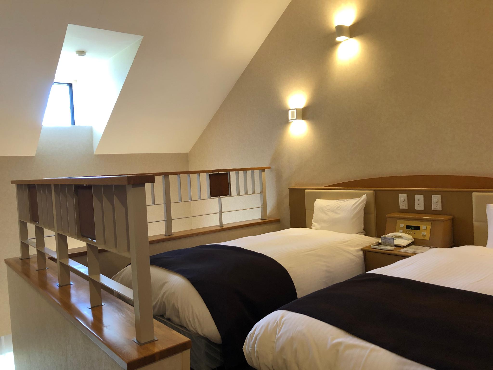 Maisonette, Twin Beds, Living Area