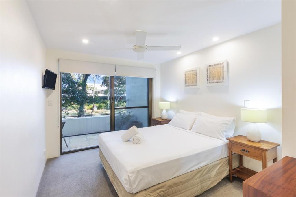 2 Bedrooms, Apartment, Water Front
