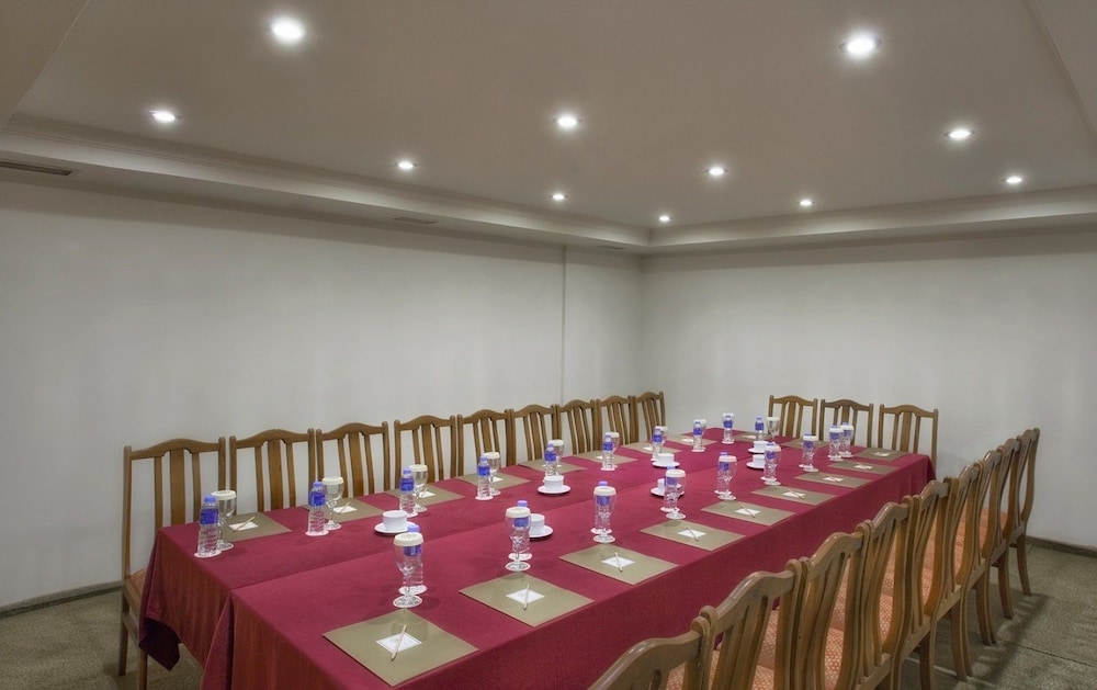Akka Claros Hotel 48/64
