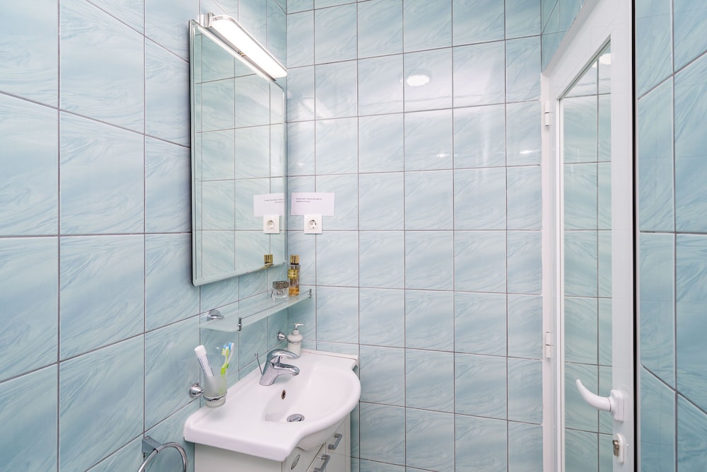 Jele Rooms 50/50