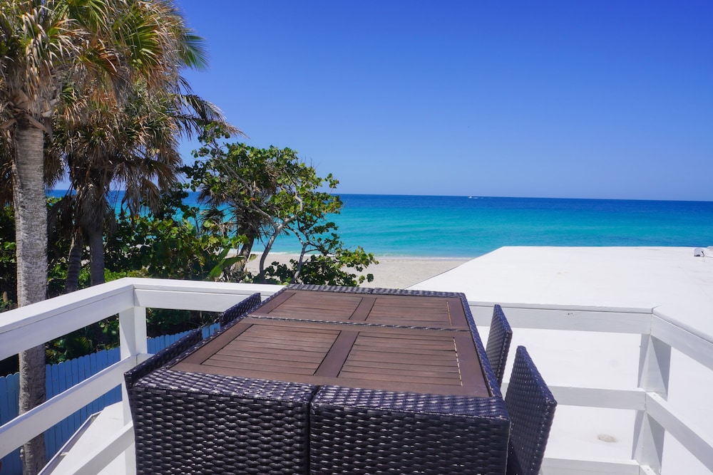 Pearl Beach Inn 39/54