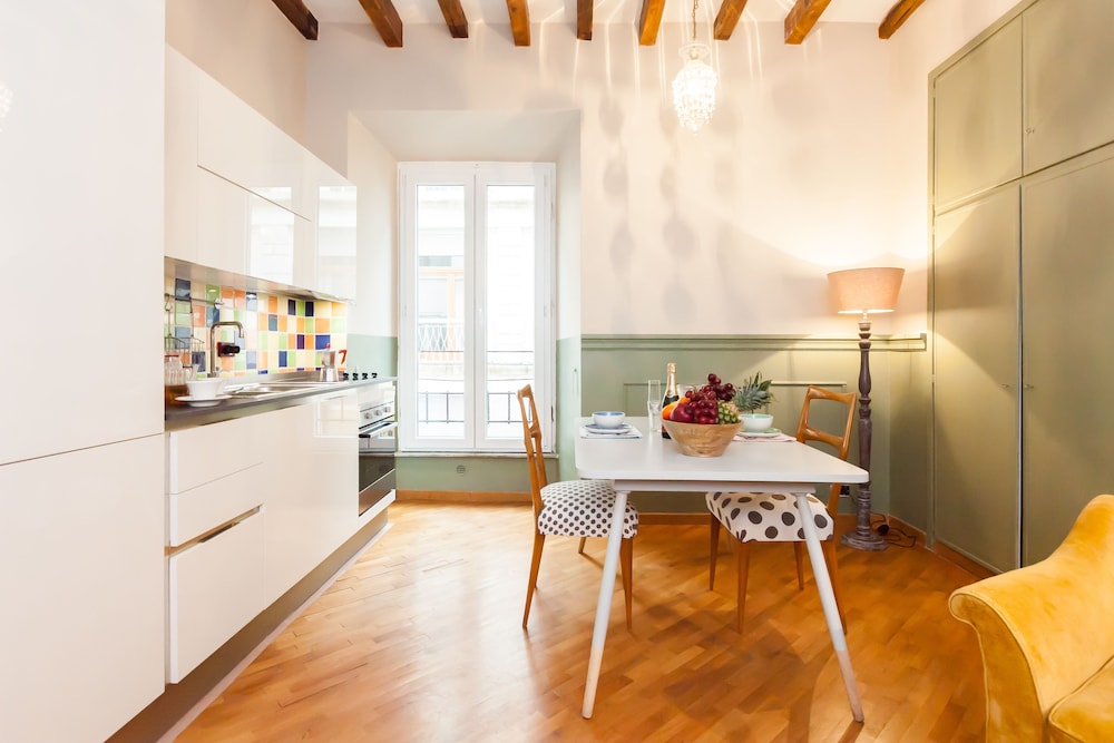 Salotto Monti 27/49
