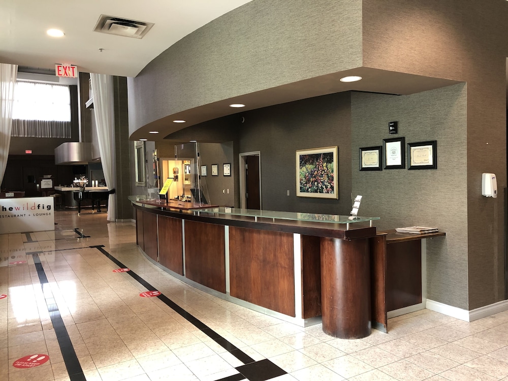Lobby at Executive Plaza Hotel Metro Vancouver, COQUITLAM