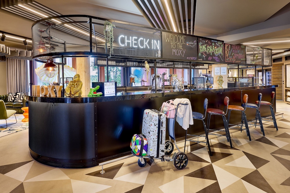Moxy Luxembourg Airport 22/26